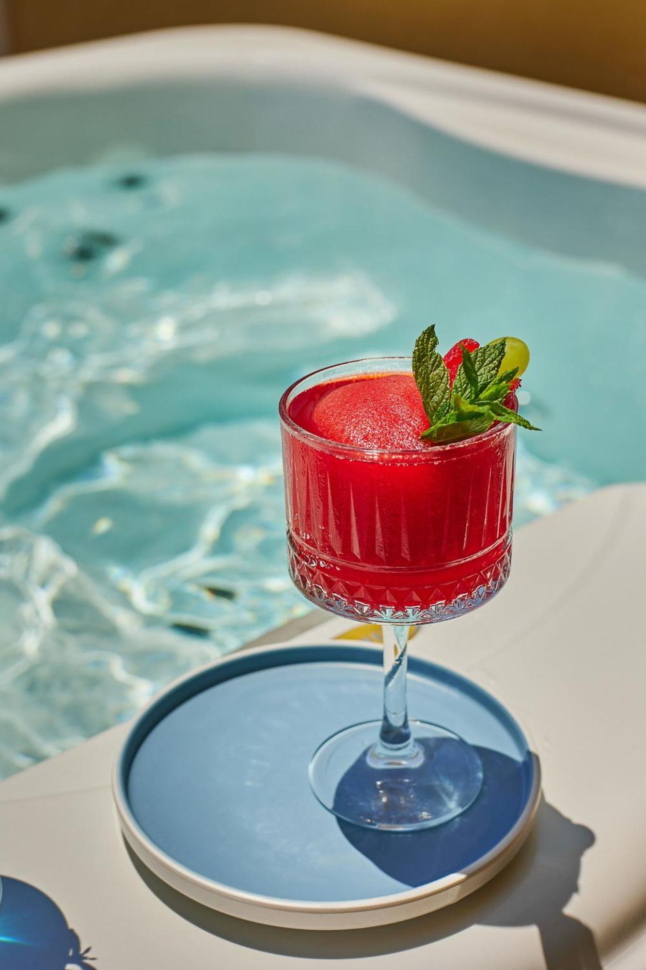 Letsos Hotel 알리카나스 외부 사진